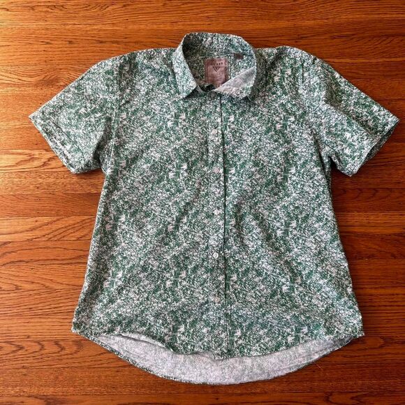 Guess Men's Green and White Shirt - Picture 1 of 8